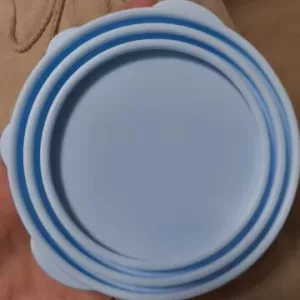 Ricevuto Set Coperchio e Cucchiaio in Silicone per Cibo per Cani dal cliente T*****p.