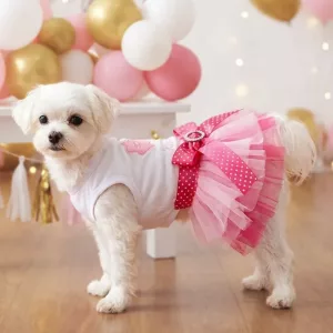 Grazioso vestito elegante da festa per cani con gonna in tulle